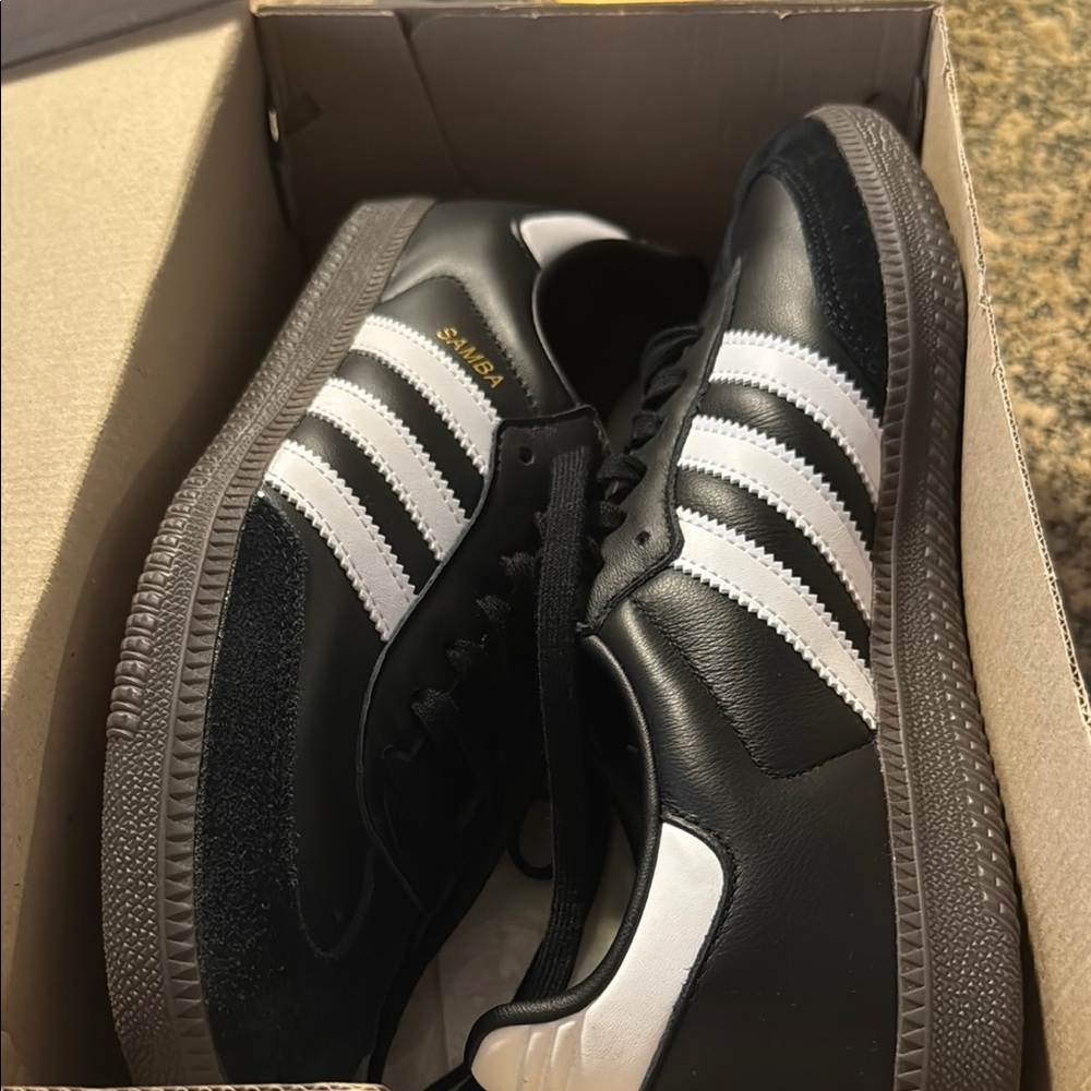 Adidas Men's Black Samba Shoes - Picture 1 of 5